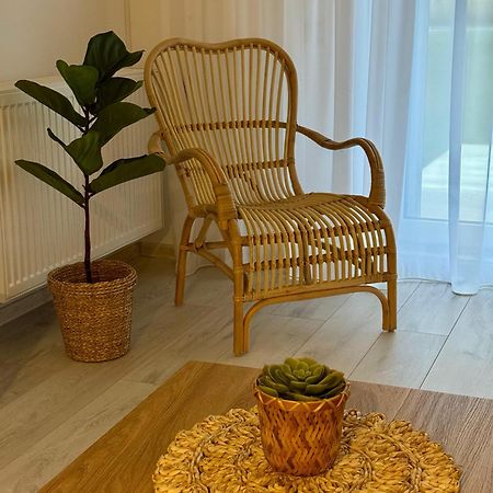 Libertatii Gardens Poolside Airport&Therme 오토페니 외부 사진