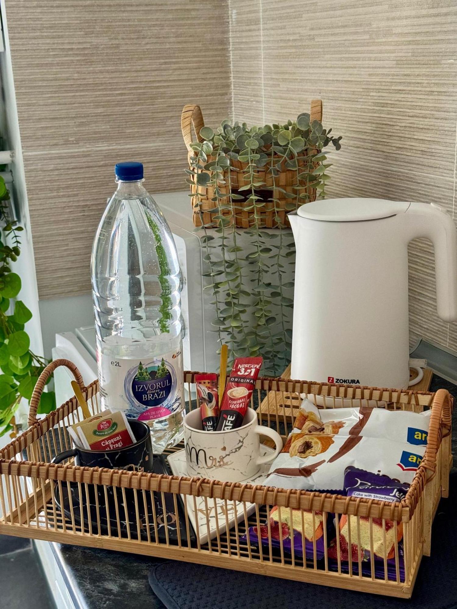 Libertatii Gardens Poolside Airport&Therme 오토페니 외부 사진